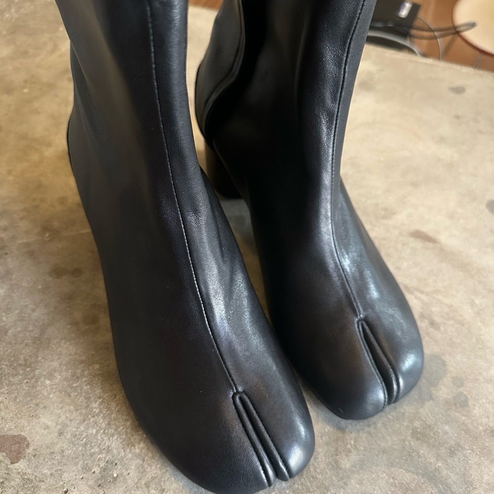🖤 Maison Margiela Black Leather Ankle Boots – NEW (No Box)